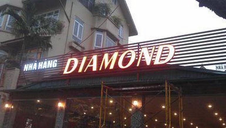 Biển quảng cáo nan nhôm chữ nổi nhà hàng Diamond